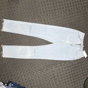 New With Tags In The Style Light Blue Jeans-Size 29